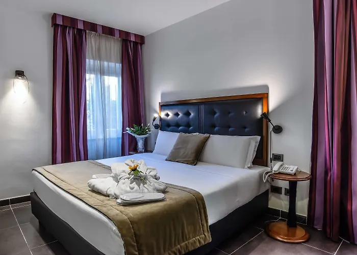 نافونا كالرز فندق روما