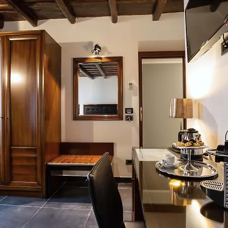 纳沃纳色彩酒店 3*